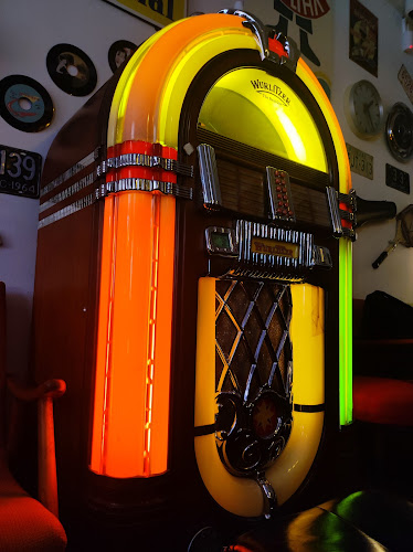 Comentarii opinii despre Nostalgija Vintage cafe & Live music bar