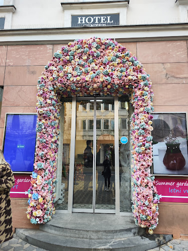 Slovenska cesta 51, 1000 Ljubljana