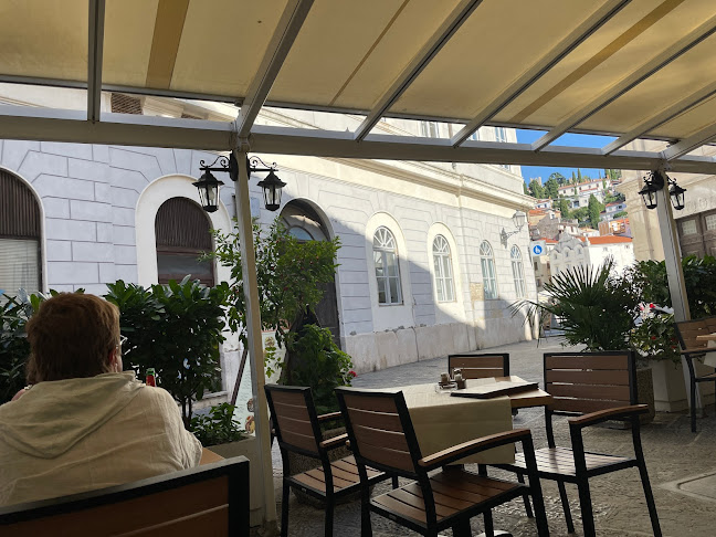 Okrepčevalnica Delikatesa Piran - Gastronomija in gostinstvo