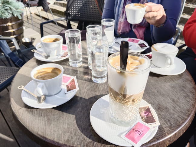 Kavarna Veronika - Gastronomija in gostinstvo