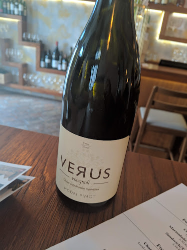 Breg 10, 1000 Ljubljana