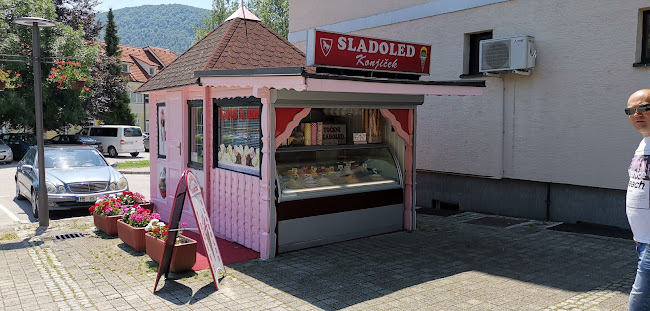 Konjiček, priprava in prodaja sladoleda Merije Nasufi s.p. - Gastronomija in gostinstvo