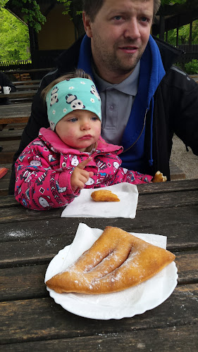 Cankarjev Vrh 1, 1000 Ljubljana
