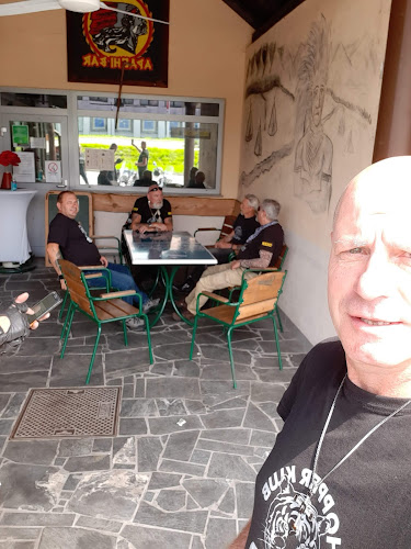 Apachi Bar Andreja Kun S.P. - Gastronomija in gostinstvo