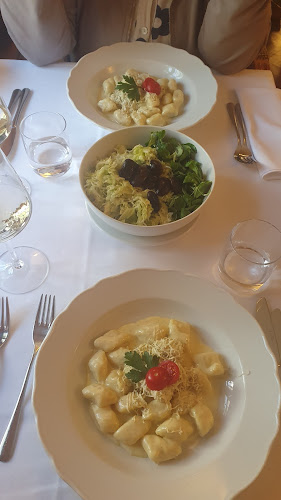 Pri Žabarju - Gastronomija in gostinstvo