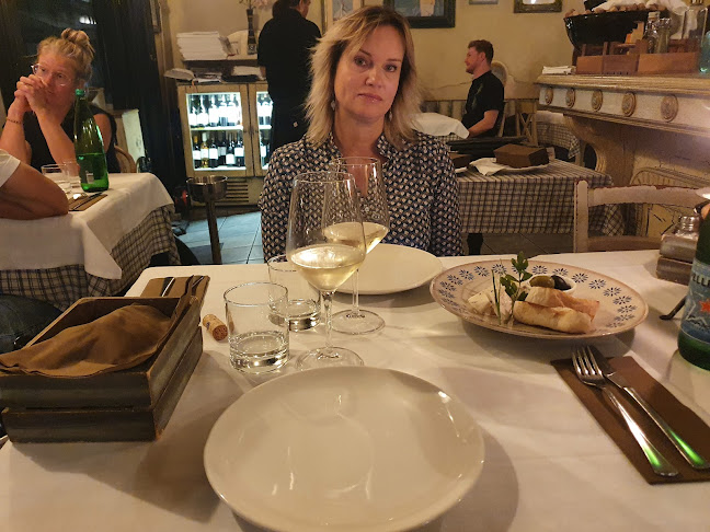 Julija - Gastronomija in gostinstvo