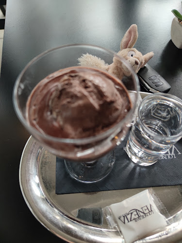 Opinii despre Lounge Bar Venezia în Velenje - Gastronomija in gostinstvo