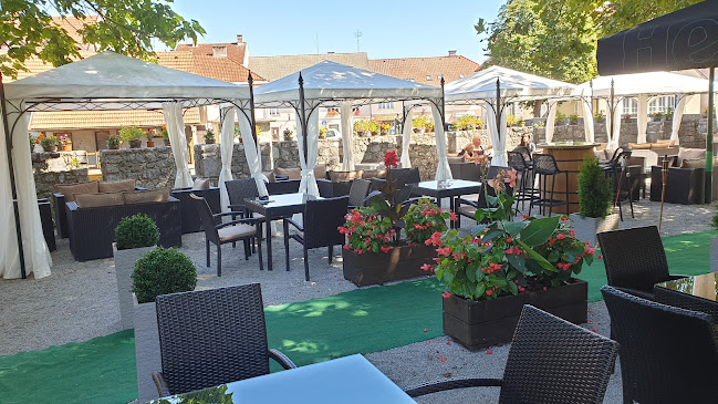 Grajska kavarna in slaščičarna, Villa de casa