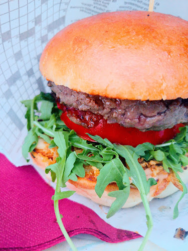 Tamkotzmeraj - Gastronomija in gostinstvo