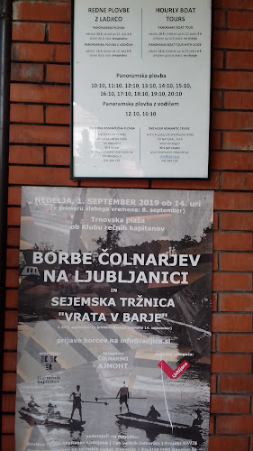 Klub Rečnih Kapitanov - Gastronomija in gostinstvo