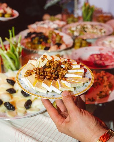 Kader grad Kodeljevo - Gastronomija in gostinstvo