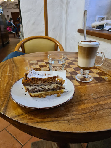 Linhartov trg 2, 4240 Radovljica