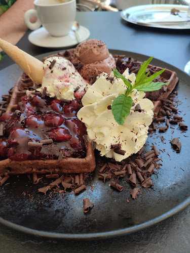 Obala 33, 6320 Portorož