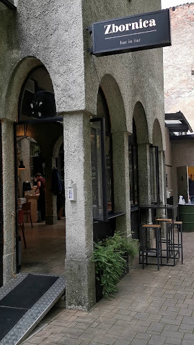 Zbornica bar in žar