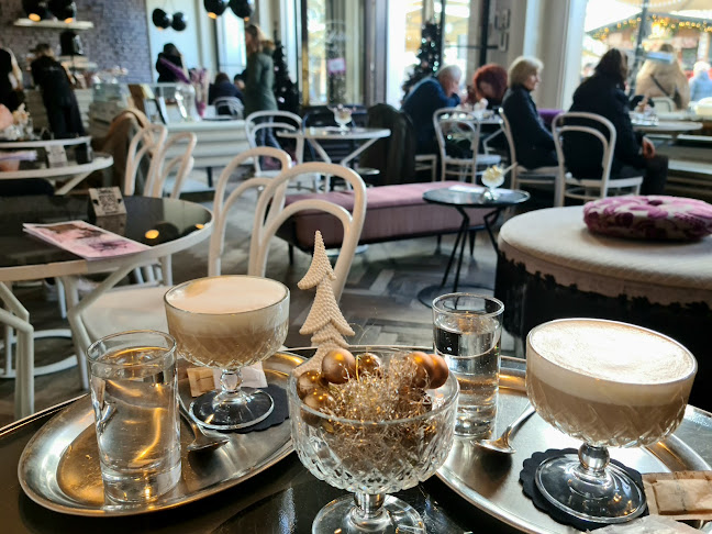 1000 Cankarjevo nabrežje, Next to Ljubljana Triple Bridge, Tromostovje 1, 1000 Ljubljana