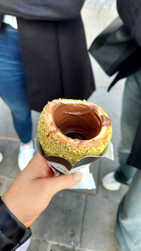 Sisters kurtoš - Gastronomija in gostinstvo