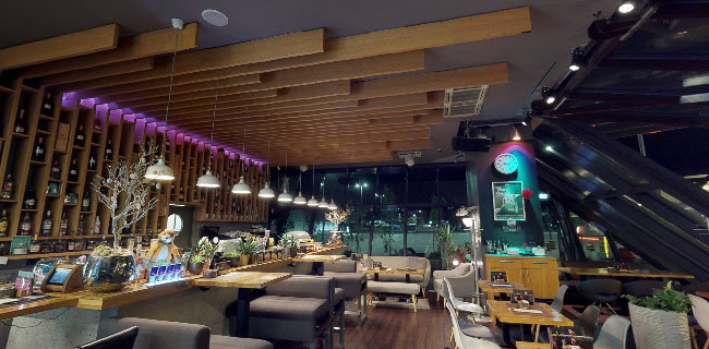 Cherry House Cafe Lounge Bar - Ljubljana