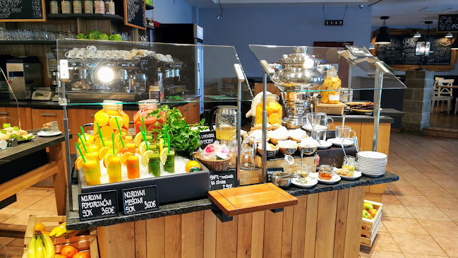 Opinii despre Marché Lom I în Logatec - Gastronomija in gostinstvo