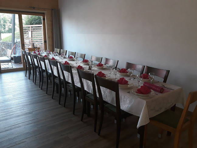 Zalog pod Sv. Trojico 1, 1233 Dob