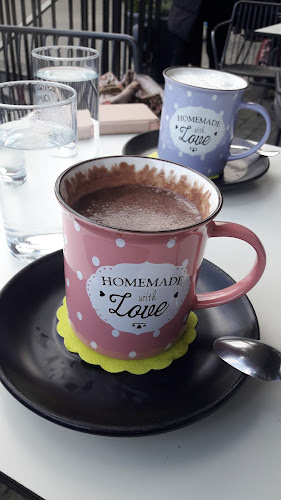 Kavarna in slaščičarna Na trgu - Gastronomija in gostinstvo