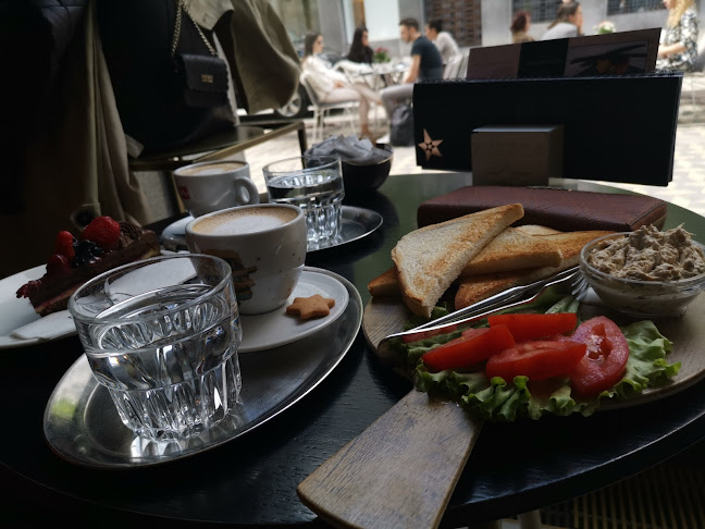 Kavarna Zvezda, Hotel Slon - Gastronomija in gostinstvo