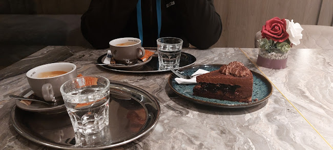 LEDENA - Slaščičarna & Bar - Gastronomija in gostinstvo