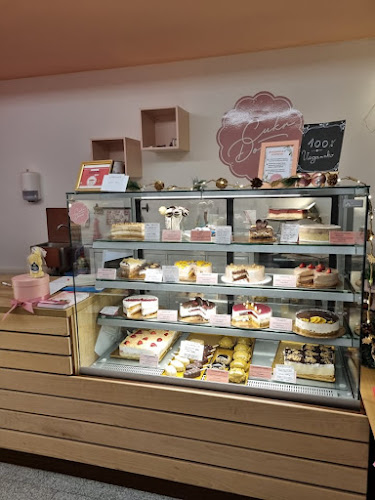 Cukrdoza CakeShop - Gastronomija in gostinstvo