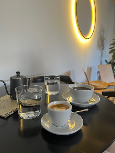 Kavarna Moderna - Gastronomija in gostinstvo