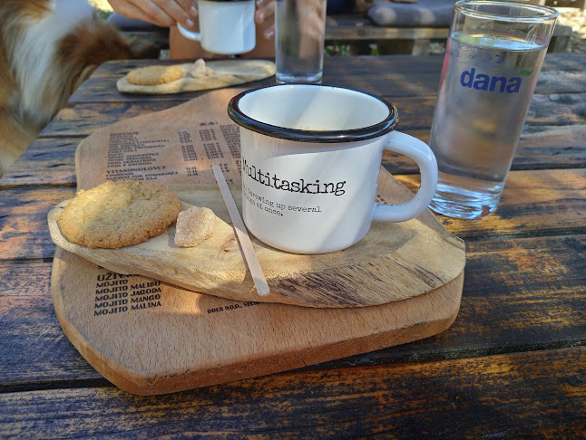 Opinii despre Beach bar Plaža în Novo mesto - Gastronomija in gostinstvo