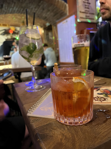 Captain's Cabin - Gastronomija in gostinstvo