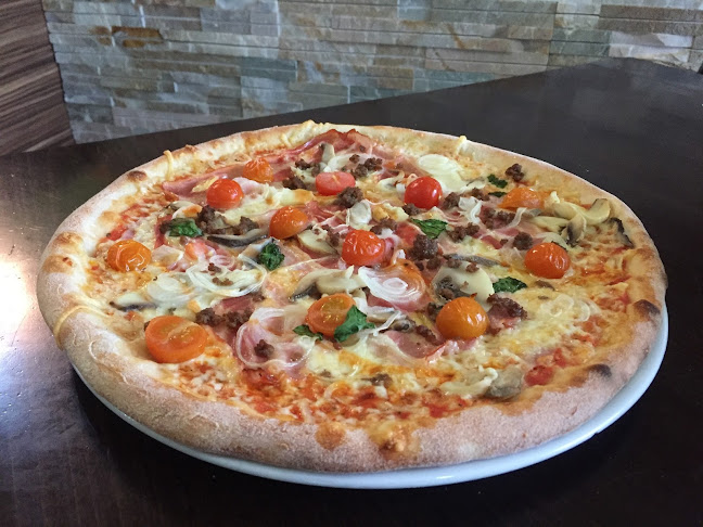 Pizzeria Bumerang Lucija Izak s.p.