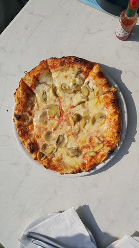 Pizzeria Brazzera - Gastronomija in gostinstvo