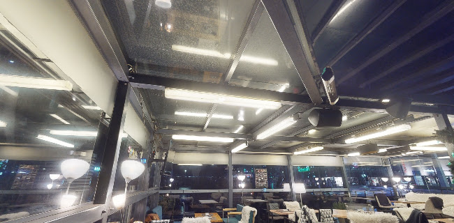 Opinii despre Cherry House Cafe Lounge Bar în Ljubljana - Gastronomija in gostinstvo