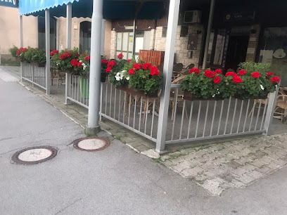 TEN11 slaščičarna in okrepčevalnics.p