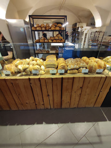 OSEM Bakery - Gastronomija in gostinstvo