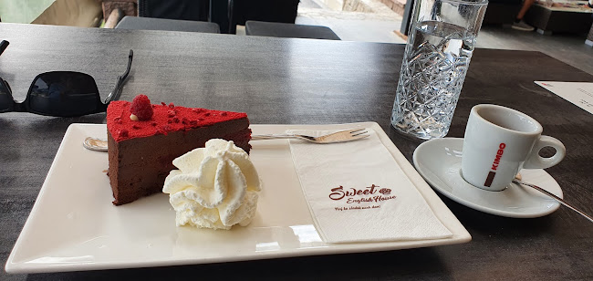 The Old English House, gostinstvo d.o.o. & Sweet English House