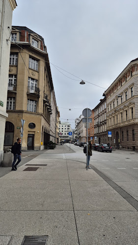 Opinii despre Tozd în Ljubljana - Gastronomija in gostinstvo