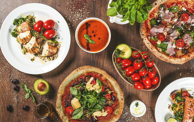 Finisterra Grad Kodeljevo - Gastronomija in gostinstvo