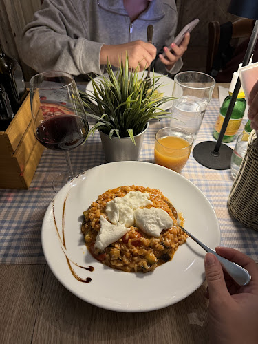 Špageterija in pizzerija Koper - Gastronomija in gostinstvo