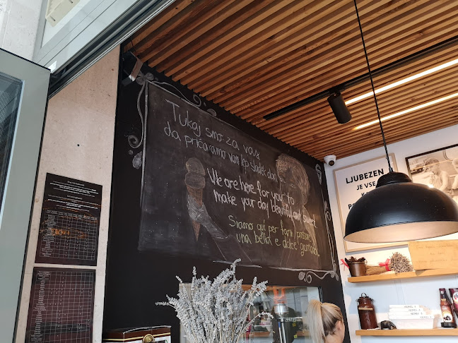 Pristaniška ulica 2, 6000 Koper