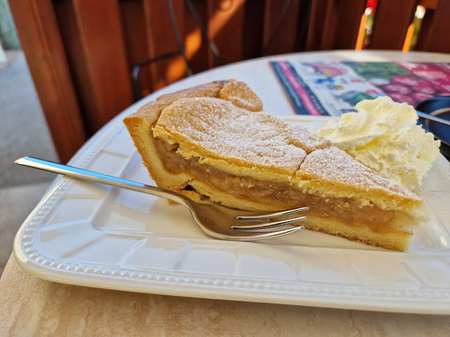 Slaščičarna Kala, B&B Kranjska Gora, Kristjan Čehajić s.p. - Gastronomija in gostinstvo