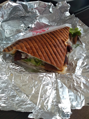 Neli Kebab - Gastronomija in gostinstvo