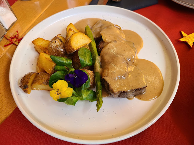 Restaurant Pri Škofu - Gastronomija in gostinstvo