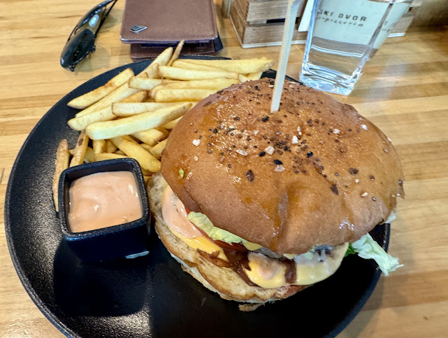 Dunajska c. 56, 1000 Ljubljana