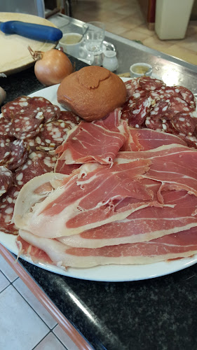 Opinii despre Kruhek Sevnica, proizvodnja kruha, svežega peciva in slaščic, d.o.o. în Sevnica - Gastronomija in gostinstvo