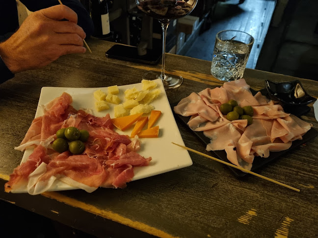 Comentarii opinii despre Vinoteka Movia