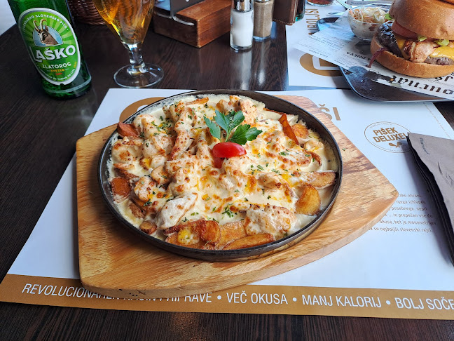 Kavarna Q - Gastronomija in gostinstvo