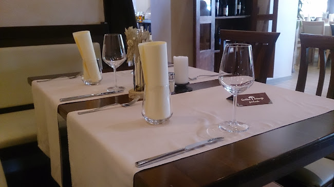 Gostilna pri hrastu - Gastronomija in gostinstvo