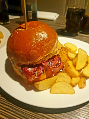 Rona Caffe - Gastronomija in gostinstvo