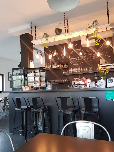 Tavci Kuhna & Ayatana deli - Lesce